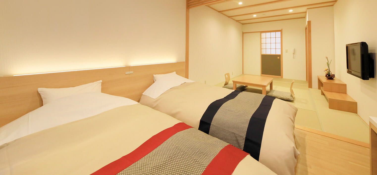 画像:桃・楓 客室(別角度)